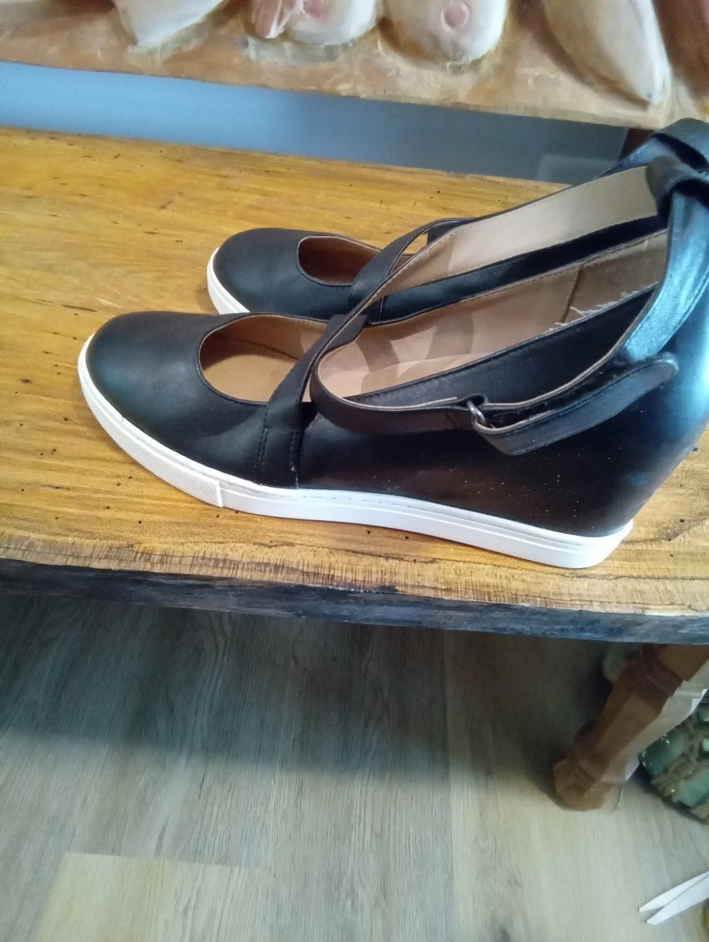 L.Paola Maci Sneaker Wedge Pump Sz 9 Black Leather Mary Jane  Platform Sneakers